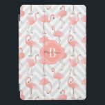 Flamingo's en chevrons patroon met monogram iPad pro cover<br><div class="desc">Vrolijk en grillig,  dit trendy ontwerp is bedekt met een patroon van roze flamingo's over een licht grijs-beige en witte chevron zig-zag streepjespatroon. Een bijpassend decoratief lijst bevat uw gewenste monogram en naam.</div>