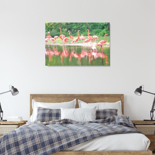 Flamingos in Row bij het meer, wilde Natuur vogels Canvas Afdruk (Insitu (Slaapkamer))