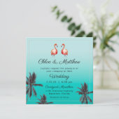 Flamingo's Tropisch strand bruiloft uitnodiging (Staand voorkant)