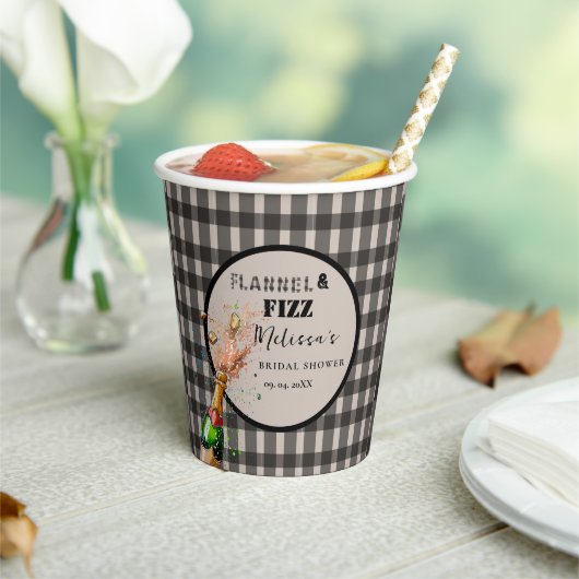 Flanel & fizz winterzwart & wit vrijgezellenfeest papieren bekers (Insitu)