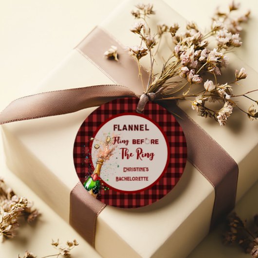 Flanellen vlindering voor de ring   rode geruite v bedankjes labels