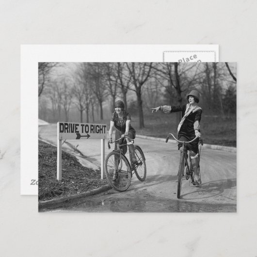 Flapper Girls Riding Bicycles, 1925 Briefkaart (Voorkant / Achterkant)