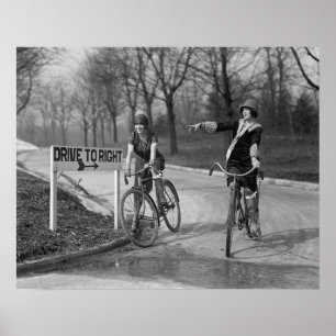 Flapper Girls Riding Bicycles, 1925.  foto Poster