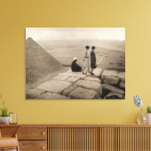 Flapper Girls Sunrise Khufu Pyramid, Egypte 1920 Canvas Afdruk (Insitu (Woonkamer))
