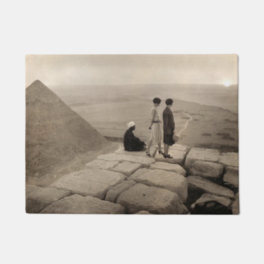 Flapper Girls Sunrise Khufu Pyramid, Egypte 1920 Deurmat (Voorkant)