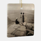 Flapper Girls Sunrise Khufu Pyramid, Egypte 1920 Keramisch Ornament (Rechts)