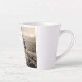 Flapper Girls Sunrise Khufu Pyramid, Egypte 1920 Latte Mok (Rechts)