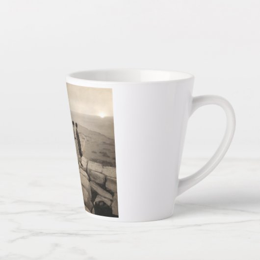 Flapper Girls Sunrise Khufu Pyramid, Egypte 1920 Latte Mok (Rechts)