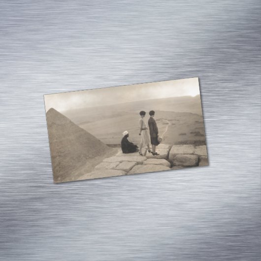 Flapper Girls Sunrise Khufu Pyramid, Egypte 1920 Magnetisch Visitekaartje (Voorbeeld)