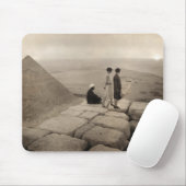 Flapper Girls Sunrise Khufu Pyramid, Egypte 1920 Muismat (Met muis)