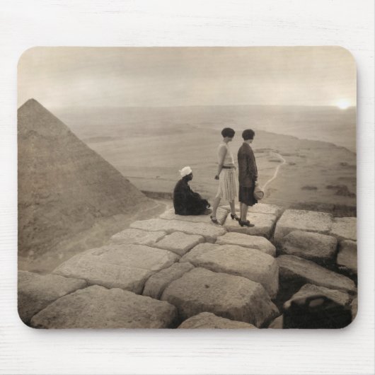 Flapper Girls Sunrise Khufu Pyramid, Egypte 1920 Muismat (Voorkant)