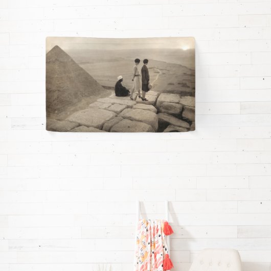 Flapper Girls Sunrise Khufu Pyramid, Egypte 1920 Spandoek (Insitu)