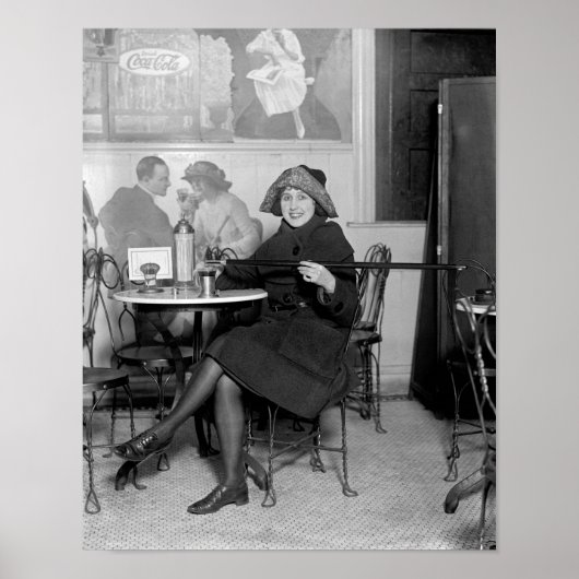 Flapper met Verborgen Booze - Verbod - 1920 Poster (Voorkant)