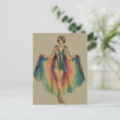 Flapper Vrouw in een regenboogcape en jurk Briefkaart (Staand voorkant)