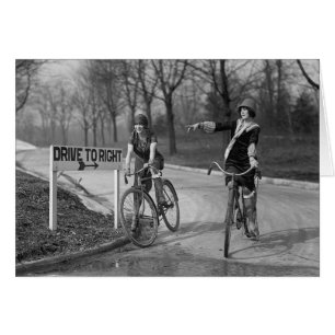 Flappermeisjes die fietsen, 1925
