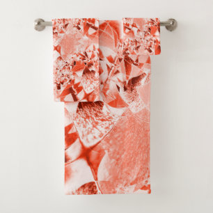 Flashy-zalm rood met wat helder en verdraaid bad handdoek