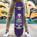 Flat Earth Alien, gepersonaliseerde naam Persoonlijk Skateboard<br><div class="desc">Flat Earth Alien - skateboard met persoonlijke naam</div>