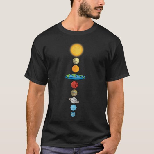 Flat Earth Society Planet Solar System Gift T-shirt (Voorkant)