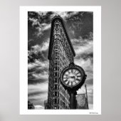 Flatiron Building and Clock in Black and White Poster (Voorkant)