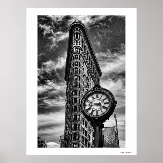 Flatiron Building and Clock in Black and White Poster (Voorkant)