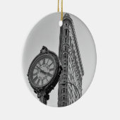 Flatiron Building en Klok in Zwart Wit #2 Keramisch Ornament (Rechts)