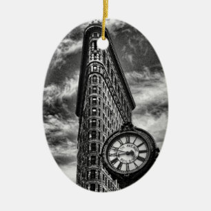 Flatiron Building en klok in zwart-wit Keramisch Ornament