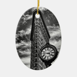 Flatiron Building en klok in zwart-wit O Keramisch Ornament