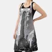 Flatiron Building met wolken Zwart en Wit Schort (Insitu)