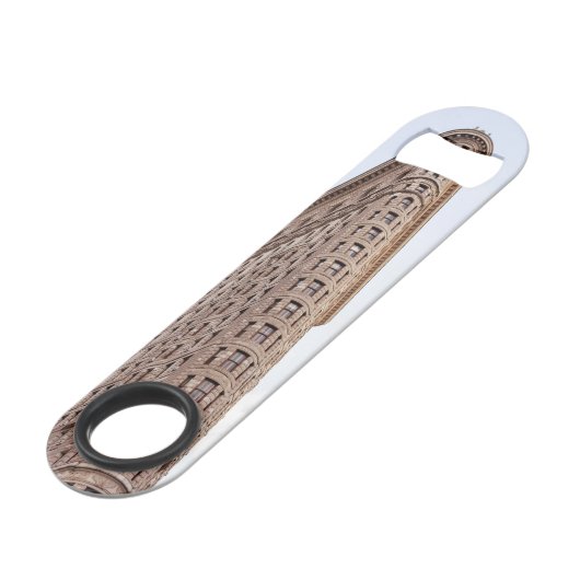 Flatiron Building Speed Flessenopener (Achterkant Gekanteld)