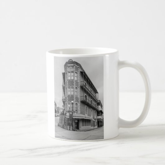 Flatiron Flats Eureka Grayscale Koffiemok (Rechts)