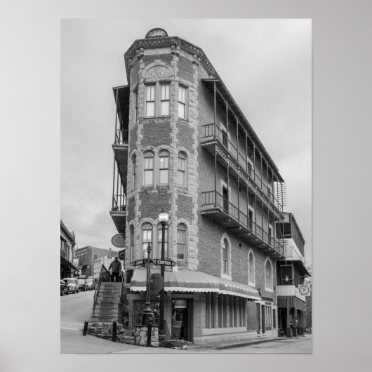 Flatiron Flats Eureka Grayscale Poster (Voorkant)