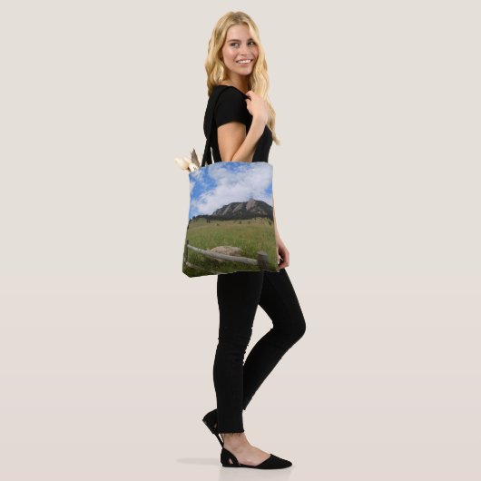 Flatirons Weide Tote Bag (Op model)
