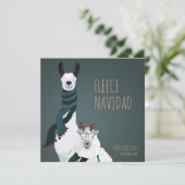 “Fleece Navidad” Funny Chic Quirky Punny Feestdagenkaart (Staand voorkant)