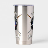 Fleming Clan Badge Tartan & Swords Geïsoleerde Drinkbeker (Rechts)