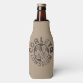 Fles met CorleyQ logo's in het zwart. Flesjeskoeler (Fles Voorkant)