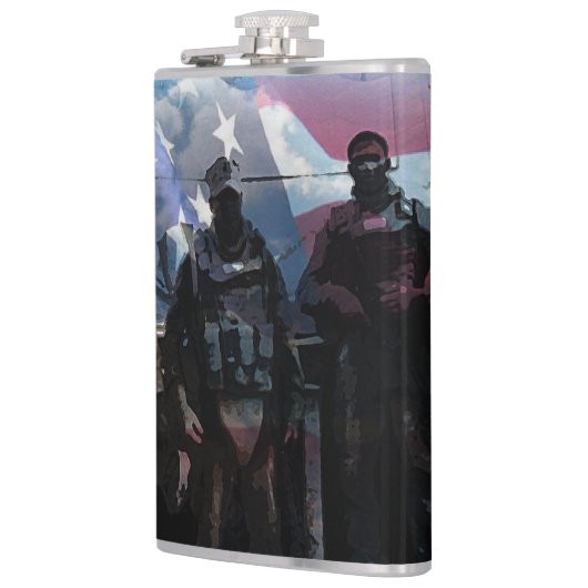 fles met militair-gevechtsthema heupfles (Links)