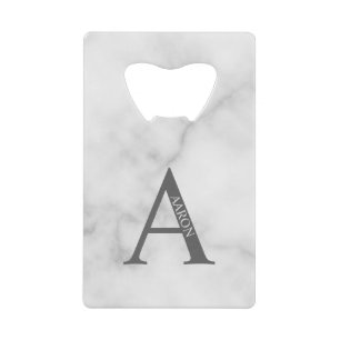 Fles op gepersonaliseerde monogram en naam credite creditkaart flessenopener