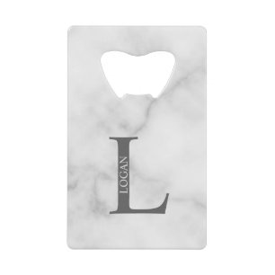 Fles op gepersonaliseerde monogram en naam credite creditkaart flessenopener