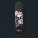 flesje Botanische bladeren Naam Monogram Persoonlijk Skateboard<br><div class="desc">Dit coole skateboard met roze florale schedel illustratie,  aangepaste naam & monogram zou een geweldig cadeau zijn voor iemand die in skateboarden zit! Voeg eenvoudig de gewenste naam en het gewenste initiaal toe door op de optie "Deze sjabloon personaliseren" te klikken.</div>