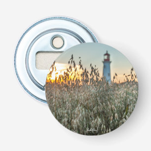 Flesopener van een vuurtoren in een veld button flesopener