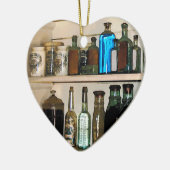 Flessen en manden keramisch ornament (Links)