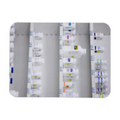 flessen op de schappen van een apotheek magneet (Horizontaal)