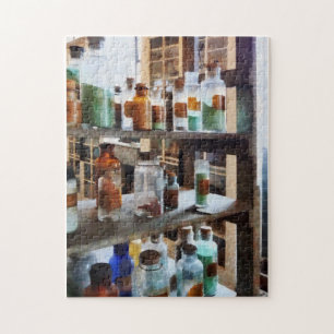 Flessen van chemicaliën legpuzzel