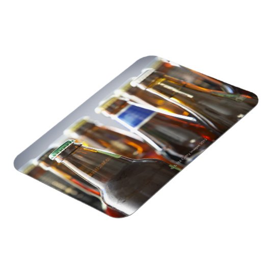 Flessen van diverse gebotteld bier in studio magneet (Linkerzijde)