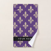 Fleur de Lis, Beige op Paars, Koninklijk, Uw Naam Bad Handdoek (Handdoek)