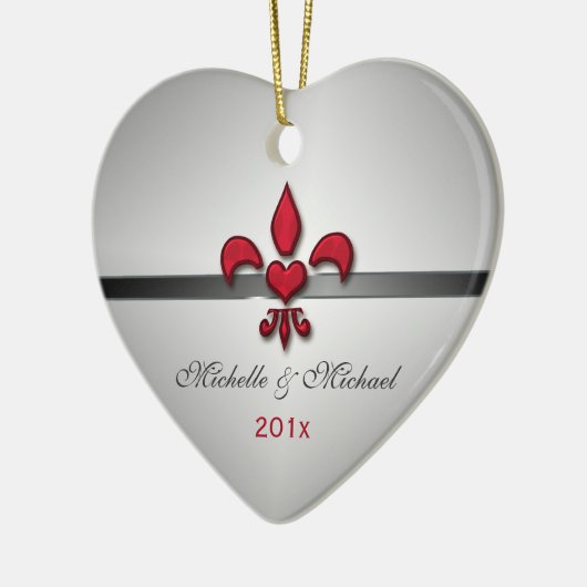 Fleur de Lis Heart Our First KerstWhite Keramisch Ornament (Links)