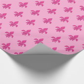 Fleur de Lis in Fuchsia Roze op Licht Roze Cadeaupapier (Hoek)