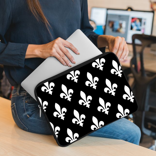 Fleur de Lis Patroon, Koninklijk Frans, Wit op Zwa Laptop Sleeve (Creator heeft geüpload)
