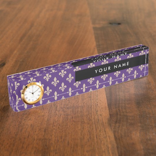 Fleur de Lis Pattern, Frans, Royal, Crème, Paarse Naambordje (Zijkant)