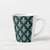 Fleur de Lis Pattern, Royal Franse crème op groen Latte Mok (Rechts)